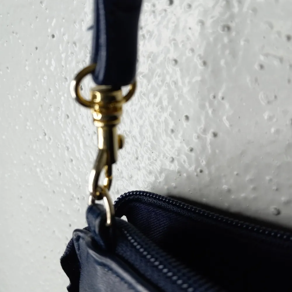 Amanda Smith Bag Genuine Supple Leather Crossbody Minimalist in Dark Navy 10x7 - Image 7