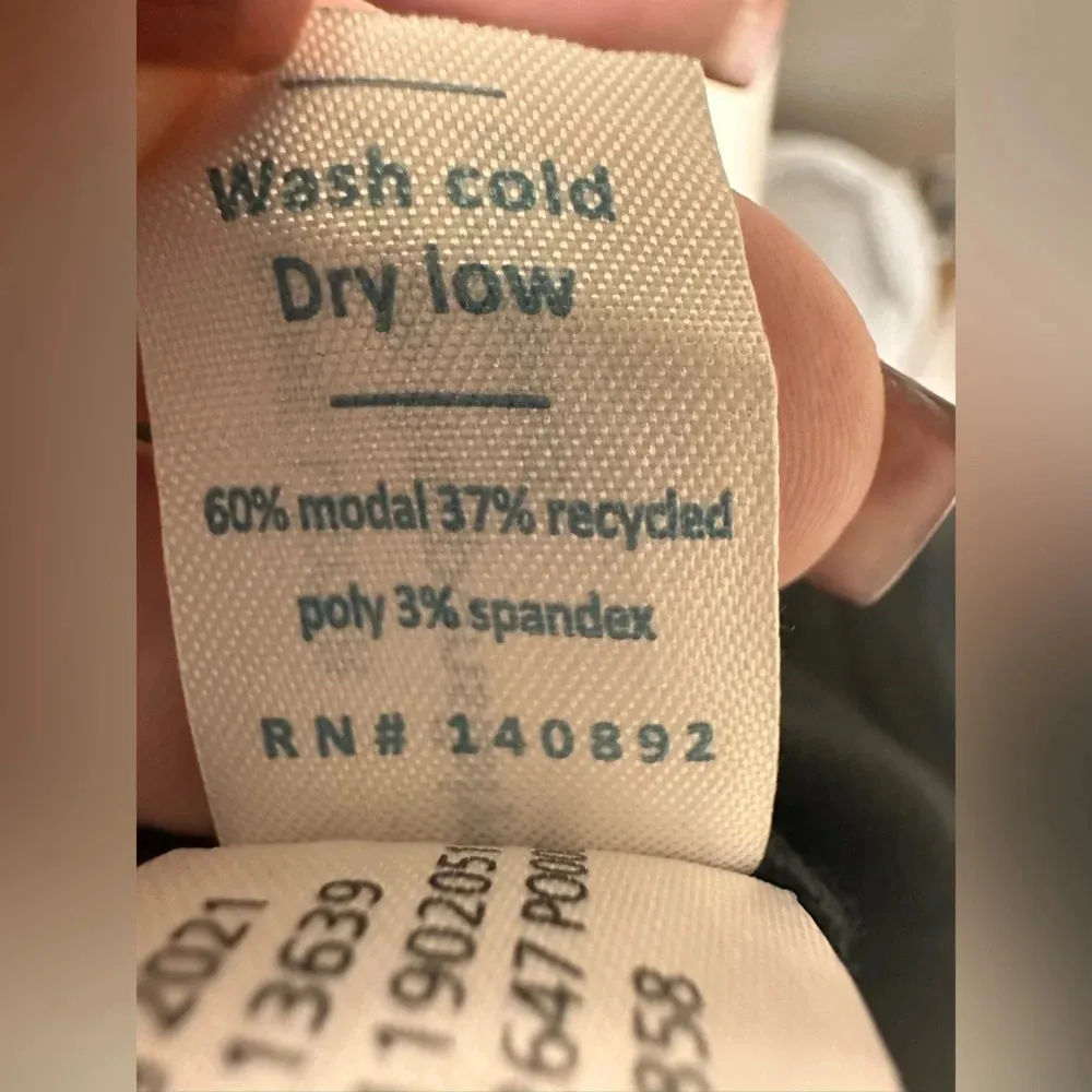 Marine Layer Allison pant black elastic waist - Image 7