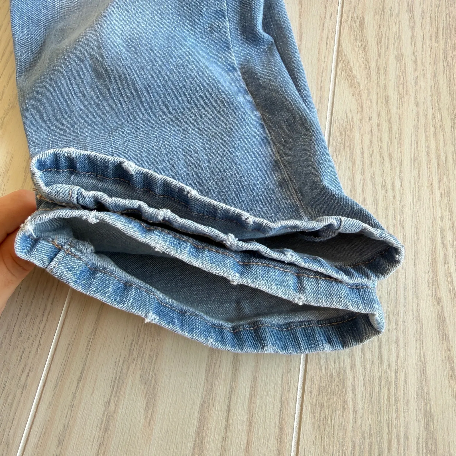 Nine West Chrystie Capri Wooster Blue Jeans Size 6 Stretch Denim Mid Rise - Image 2