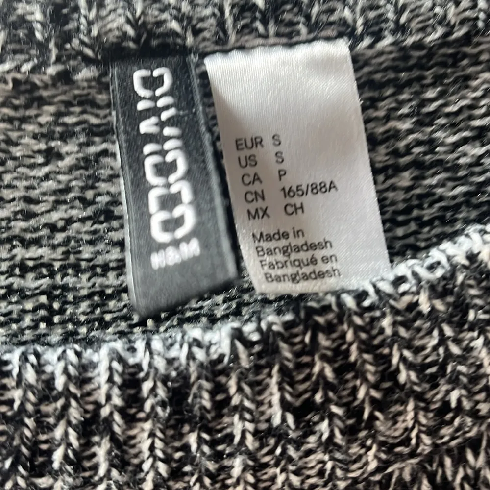 DIVIDED H&M TEXTRUED SWEATER - Image 2