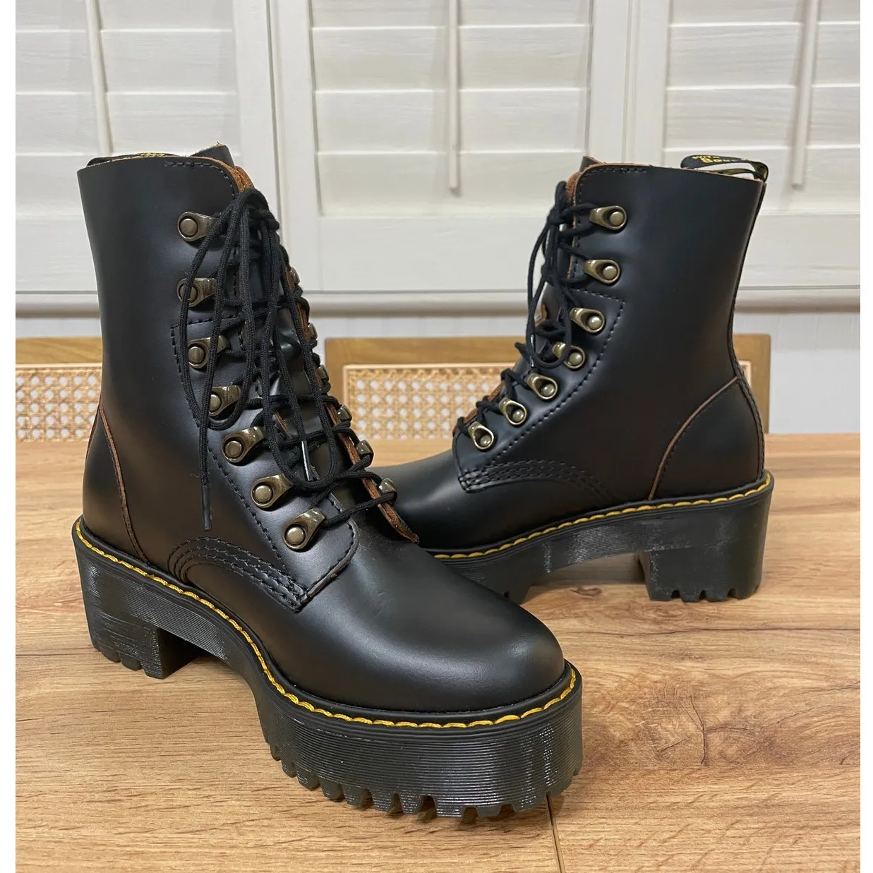 Dr. Martens Leona Women's Vintage Smooth Leather Heeled Boots Size 6 US 37 NWOB - Image 8