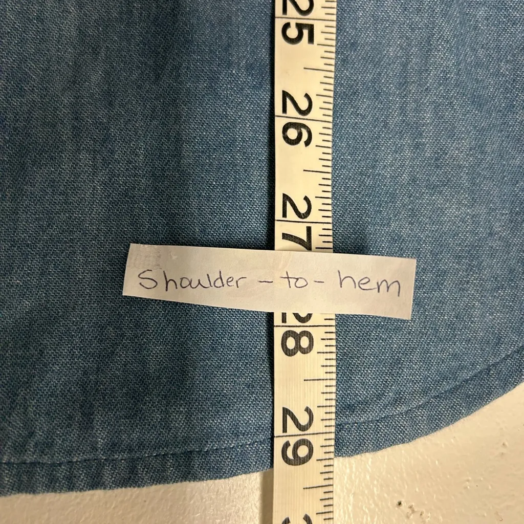 Vintage mid-90’s Karen Scott Denim Shirt Festive Santa & ReindeerEmbroidery - Image 6