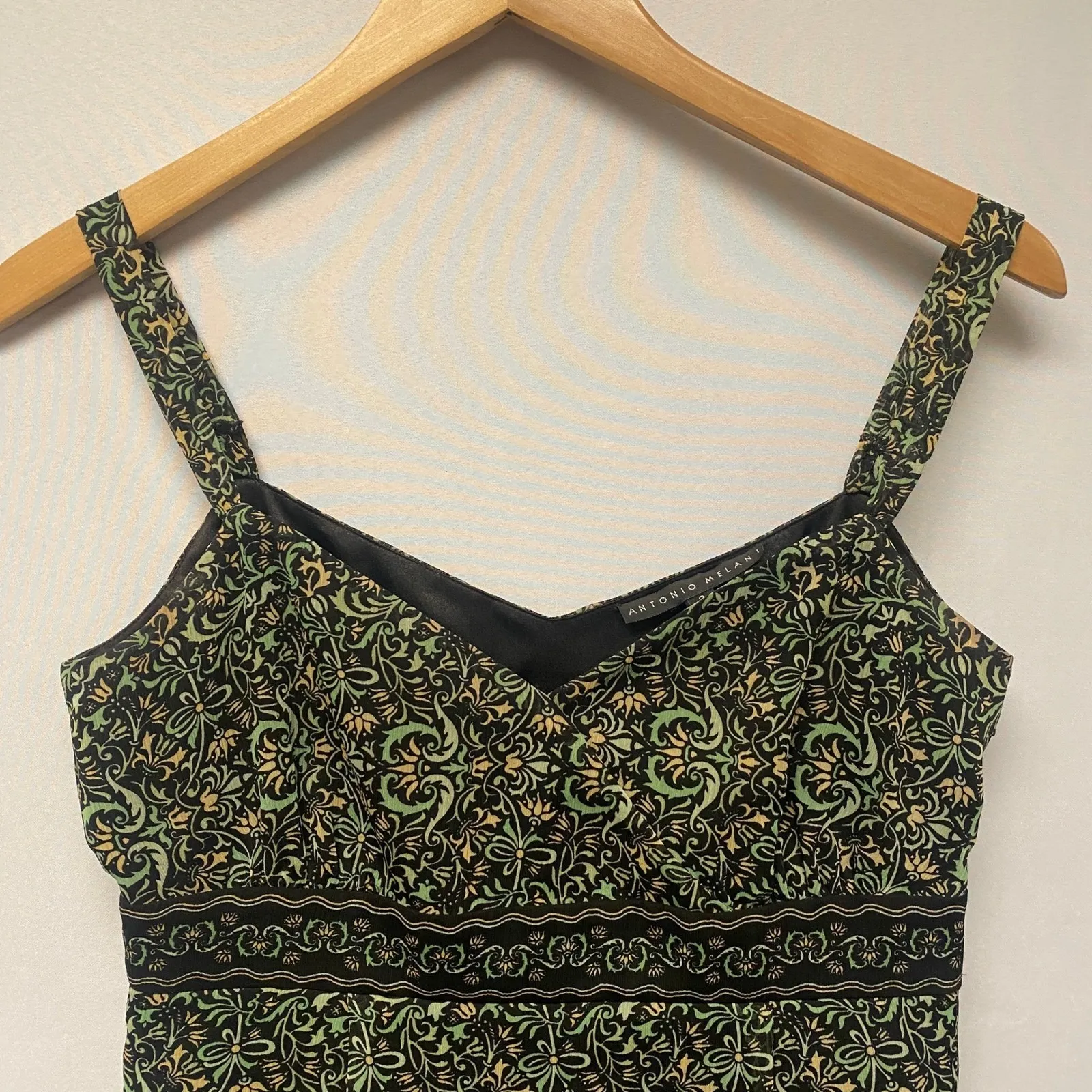 Antonio Melani Classic Black & White Floral V-Neck Sleeveless Boho Tank Top Sz 2 - Image 3