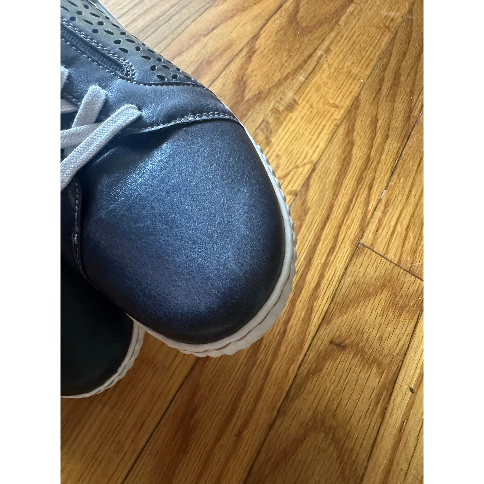 Clarks Caroline Ella Navy Leather Sneakers – Women’s 8.5 Blue - Image 3