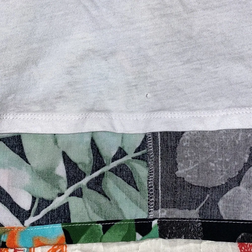 Jurassic Park XXL blouse with flaw on bottom right shown 3/4 puff sleeve Green - Image 8