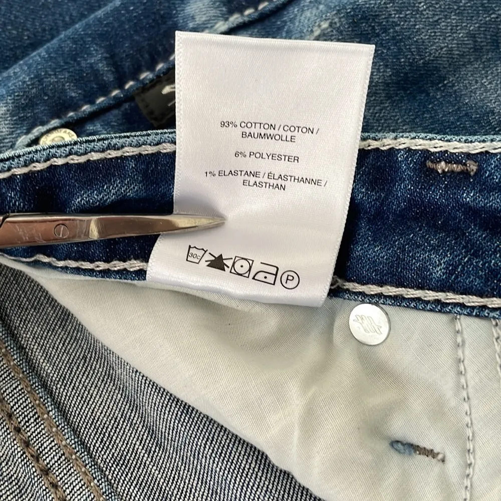 SILVER Jeans Tuesday Slim Boot women’s jeans cropped mild distressing lowrise 28 - Image 9