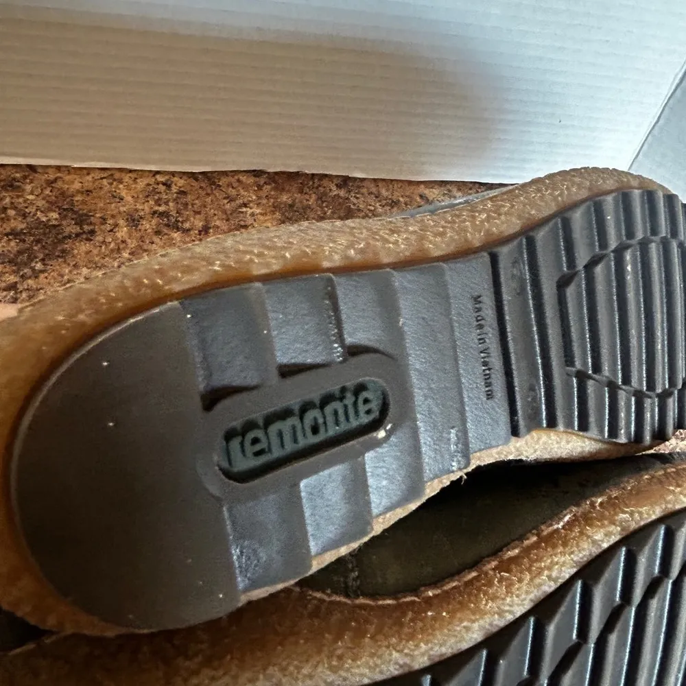 Women’s Remonte lace up ankle boots in havanna/leaf colorway size‎ 40 Green Size 9 - Image 11