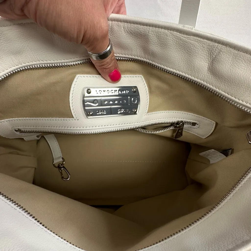 Longchamp • LM Cuir Embossed Logo Metal Luggage Tag White Double Shoulder RARE - Image 9