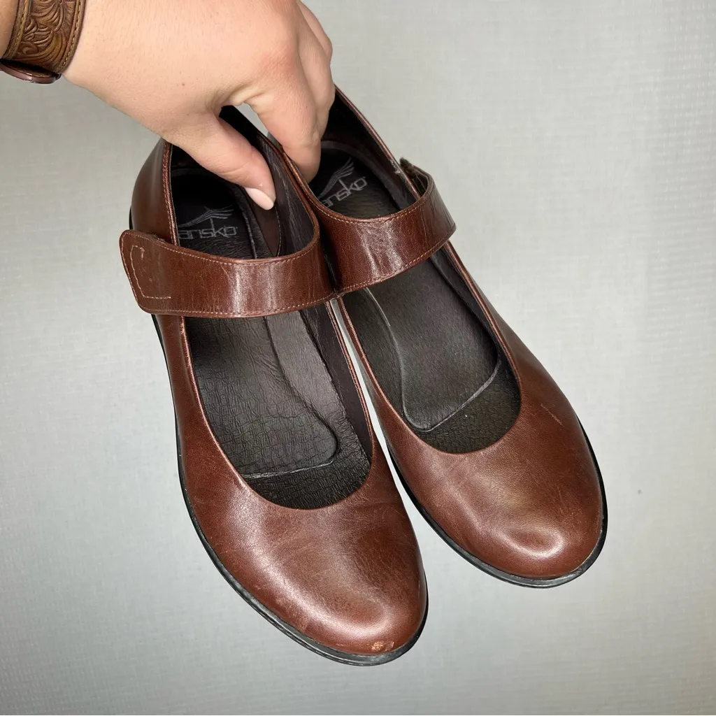 Dansko | Mary Jane 9.5/10 Brown Flats with‎ Timeless Style 40 - Image 2