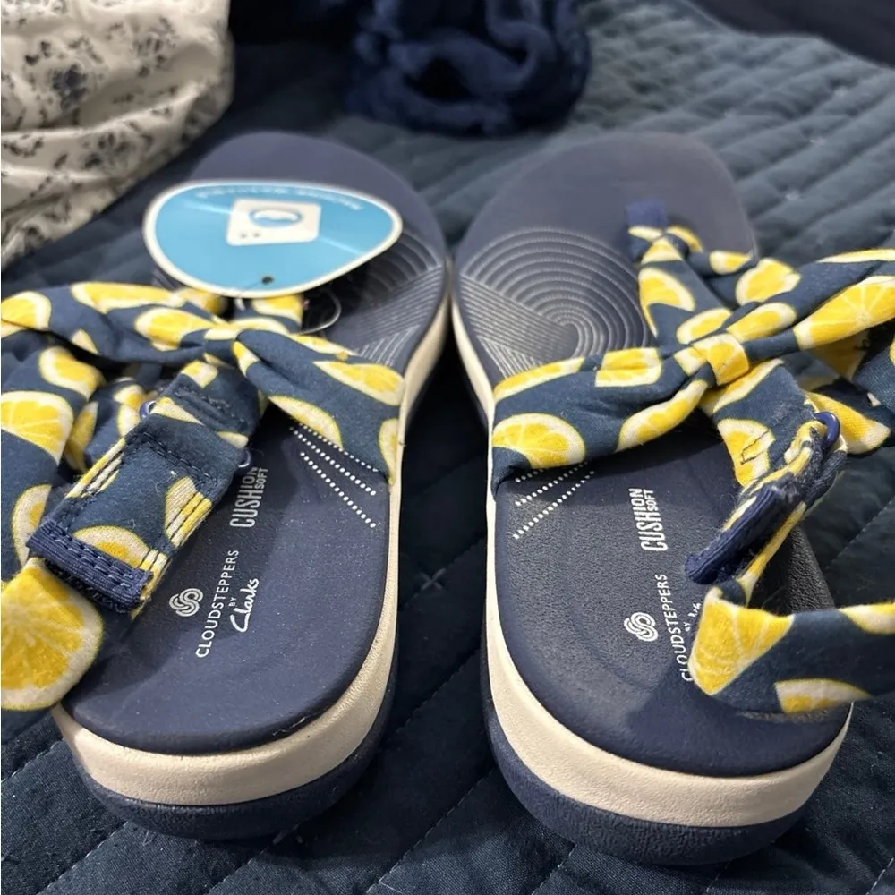 NWT Cloud STEPPERS by Clarks Jersey Sandals Arla Nicole Blue Lemons 8.5 Gold - Image 7