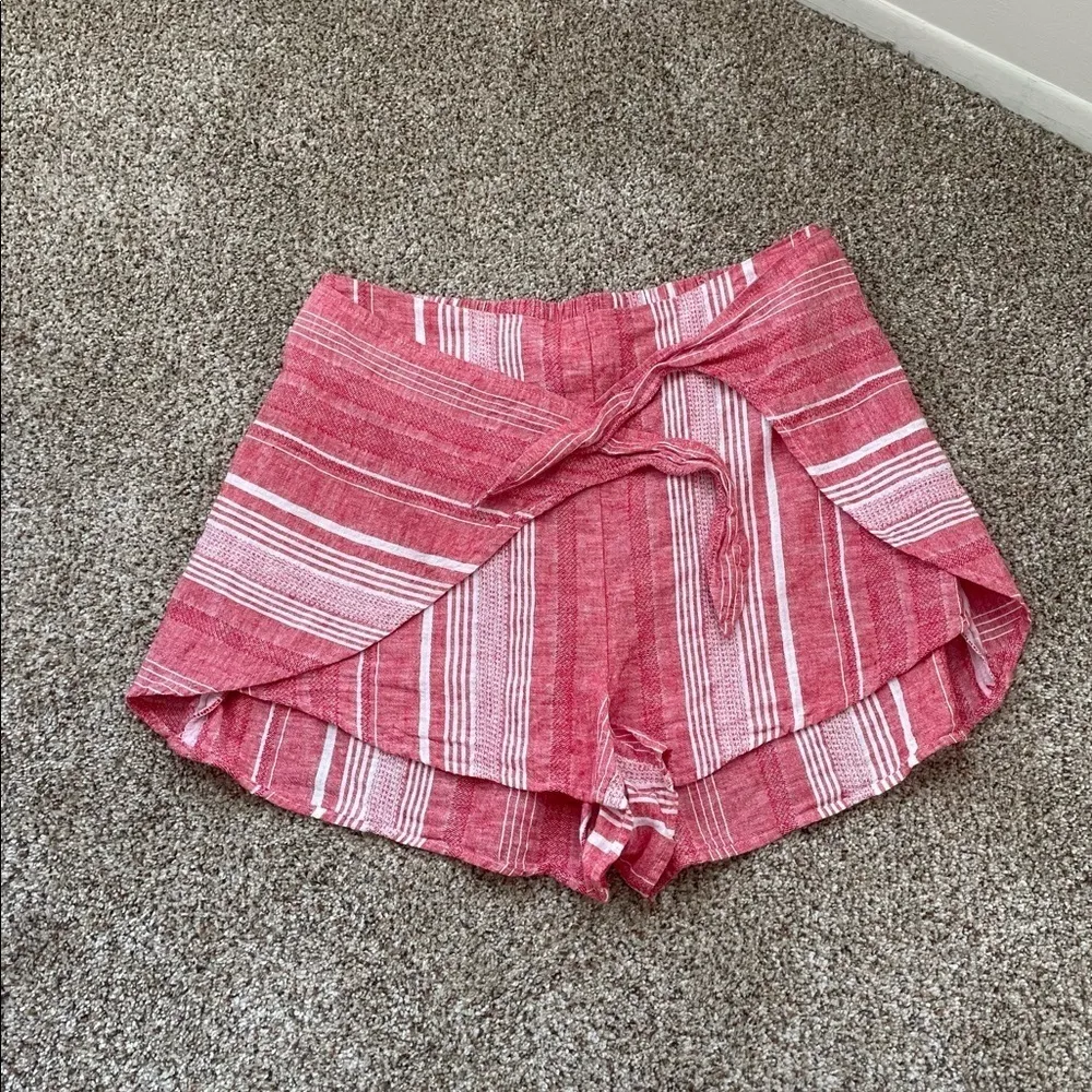 Express Super High Waisted Asymmetrical Side Tie Striped Linen-Blend Sho… - Image 3