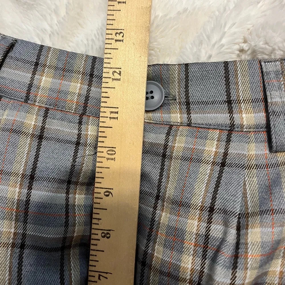 Full Tilt  plaid pleated shorts in medium - Image 5