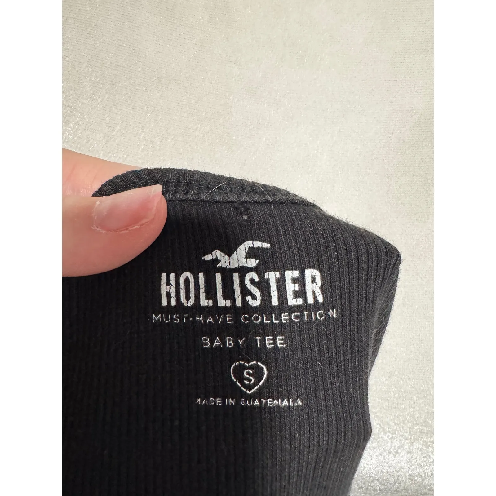 Hollister Black Ribbed Baby Tee Embroidered Flower Lettuce Trim Cropped Small - Image 4