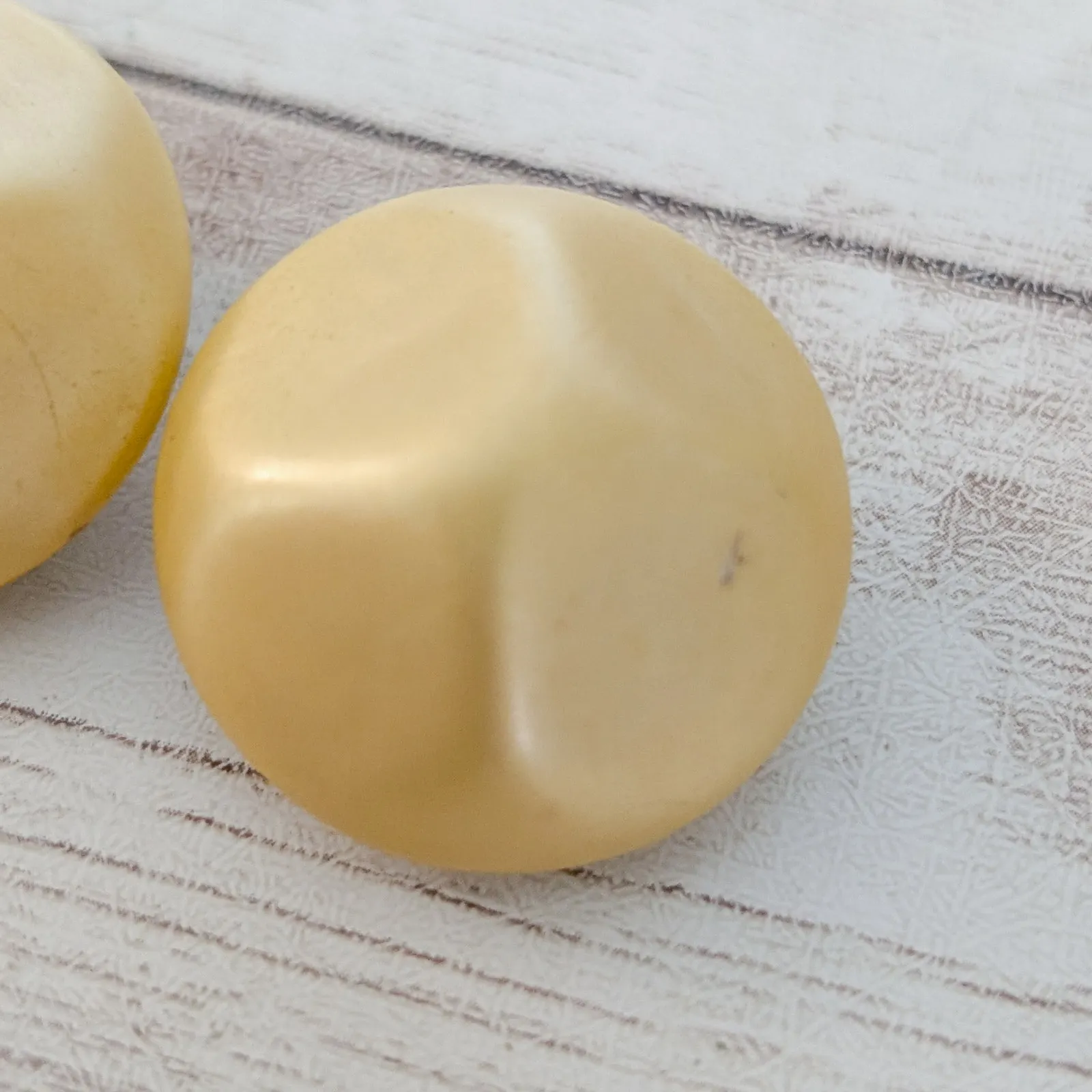 Vintage Clip On Earrings Very Yellowy/Golden Cream Retro - Image 4