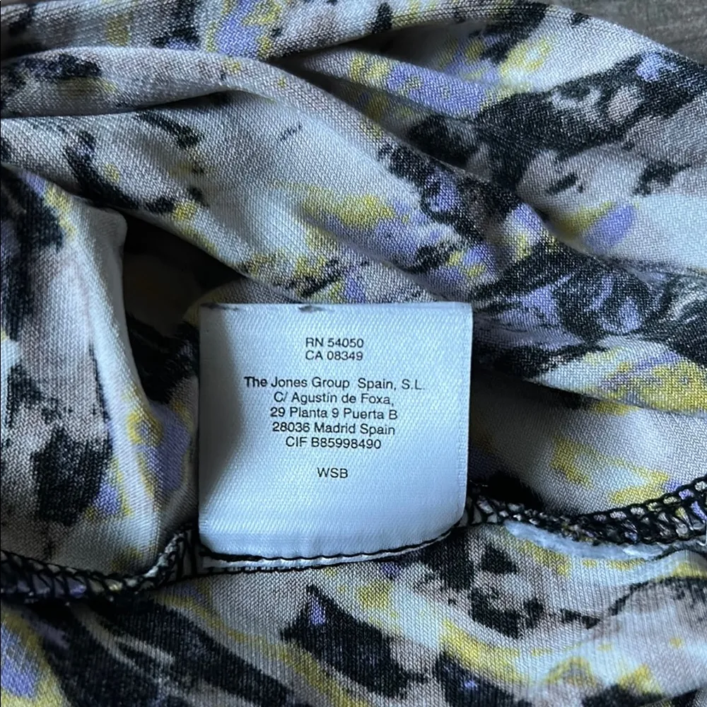 Jones Studio Black and White Graphic Relaxed Blouse - Image 6