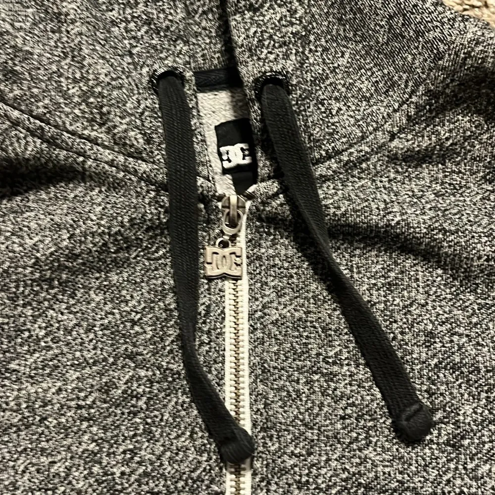 DC Women’s Heathered Gray Full Zip‎ Hoodie Small - Image 4