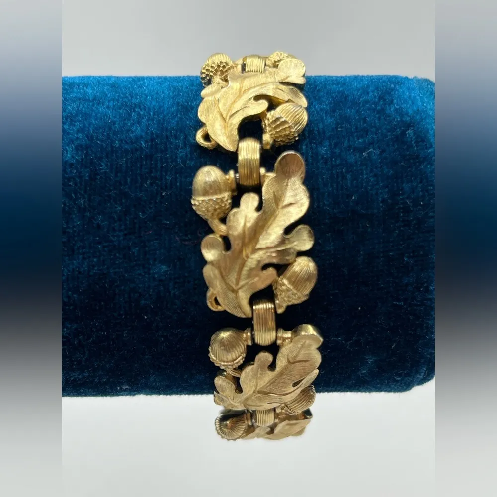 Vintage Crown Trifari Acorn and Oak Leaf Bracelet Earrings Set Alfred Philippe - Image 2
