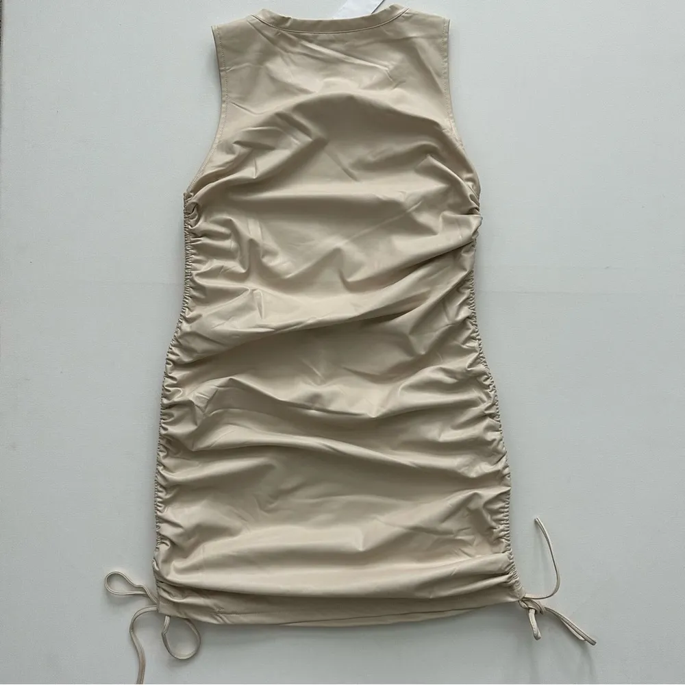 BB Dakota Women’s Ruched Bodycon Dress Size M - Image 9