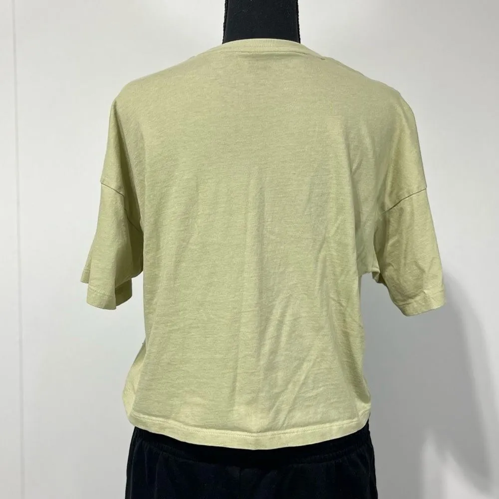 Puma Athletic Crop Top Women’s Size Medium - Image 3