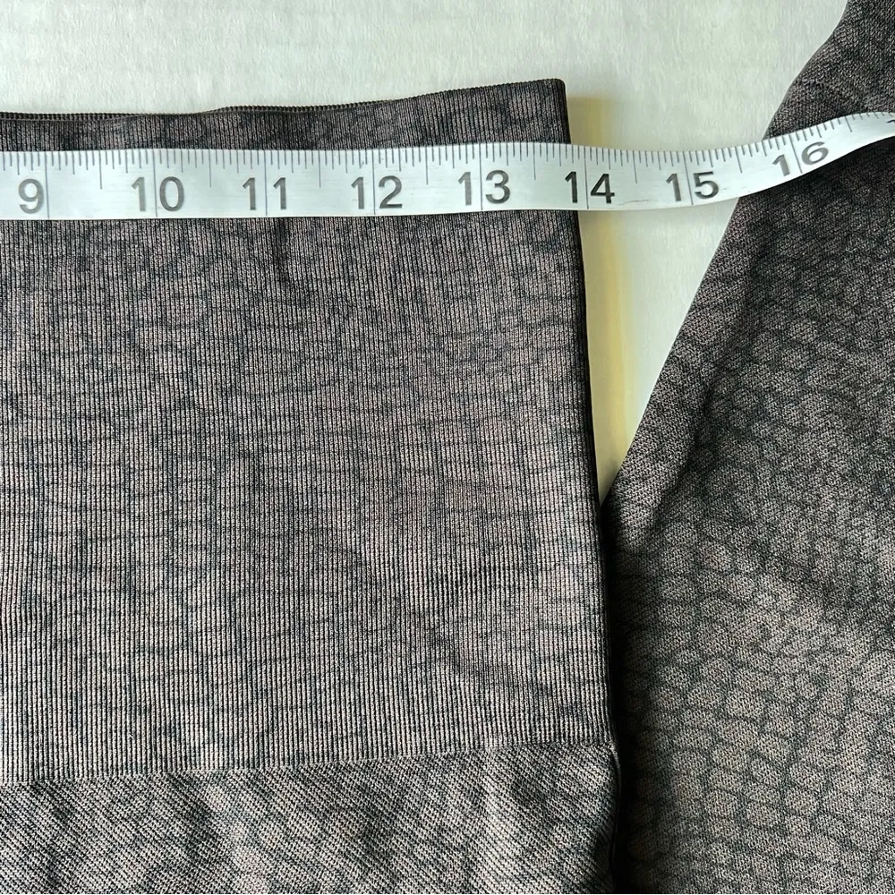 Spanx Look at me now seamless leggings XL brown black croc print high rise - Image 9