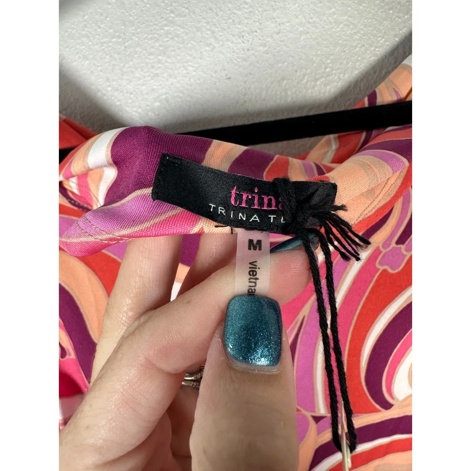 Trina Turk Pink Bold Bright Bell Sleeve Abstract 60s Shirt Dress  Medium NEW - Image 6