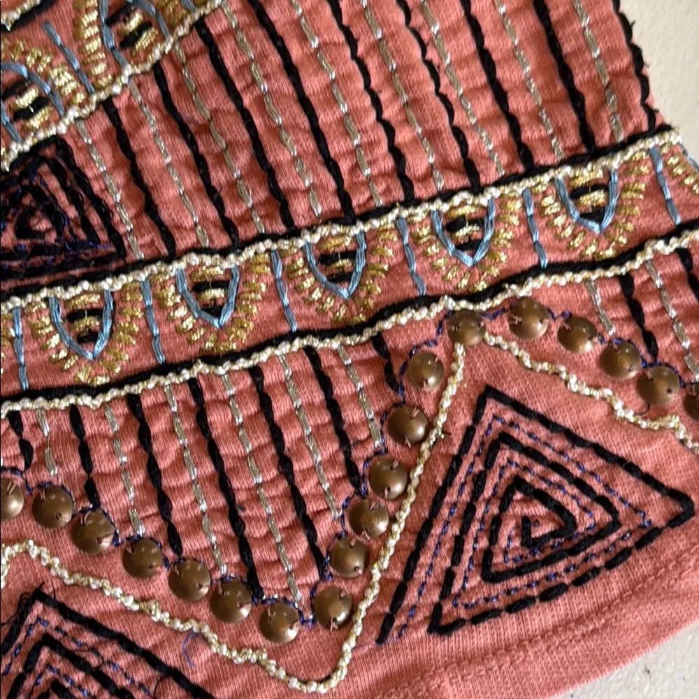 Anthropologie Akemi & Kim coral Long Sleeve Tee with Embroidery, sequin size S - Image 8