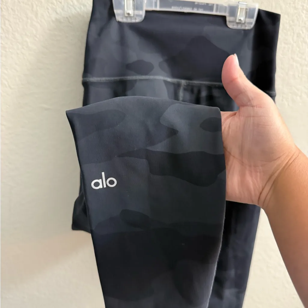Alo Yoga Camo Vapor Legging Size XS High Waist Athletic Running Pickleball Black - Image 3