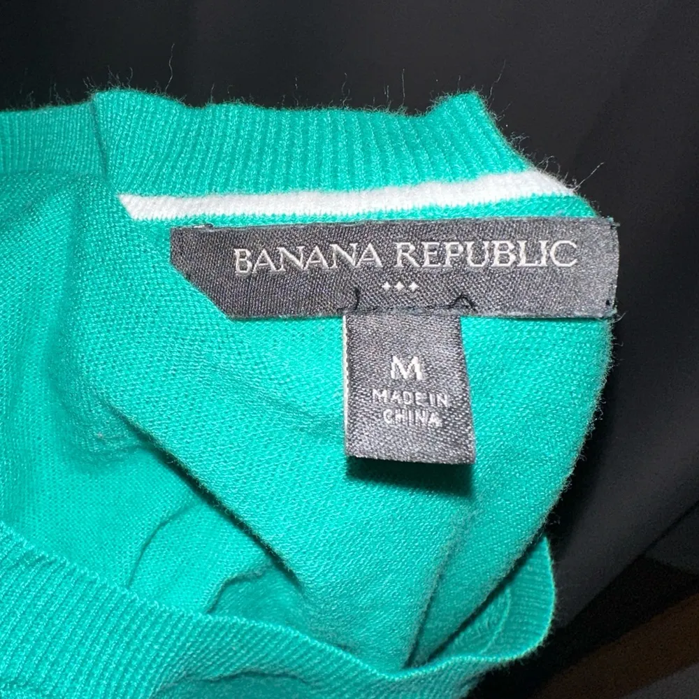 Soft Green Banana Republic Womens Sweater - Image 4