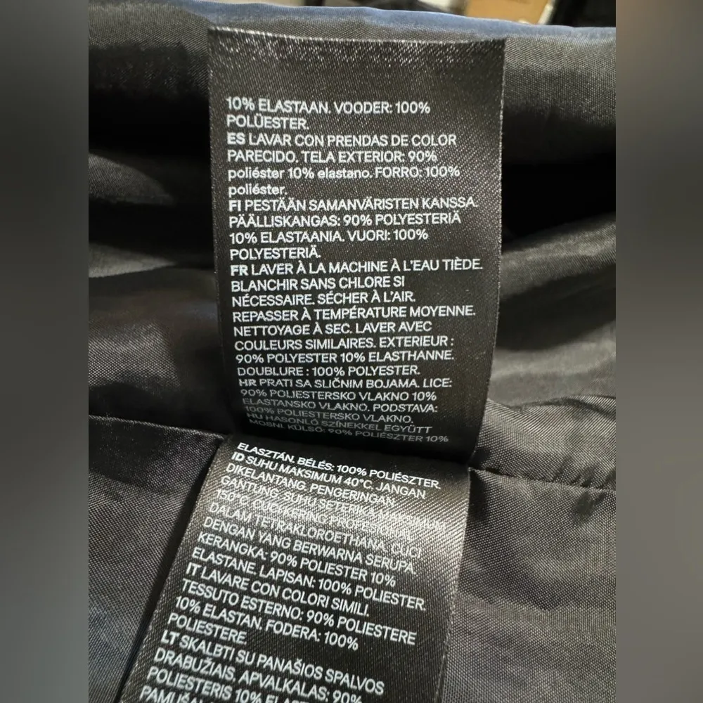 H&M Women Black Sleeveless V-Neck Short Lined Casual Dress Size 6 with Zipper - Image 13