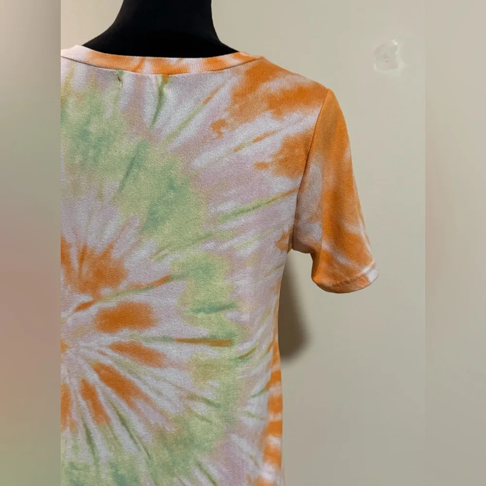 EUC Sweet Lovely by Jen Orange, Pink, and Green Spiral Tie Dye Tee size small Orange - Image 7