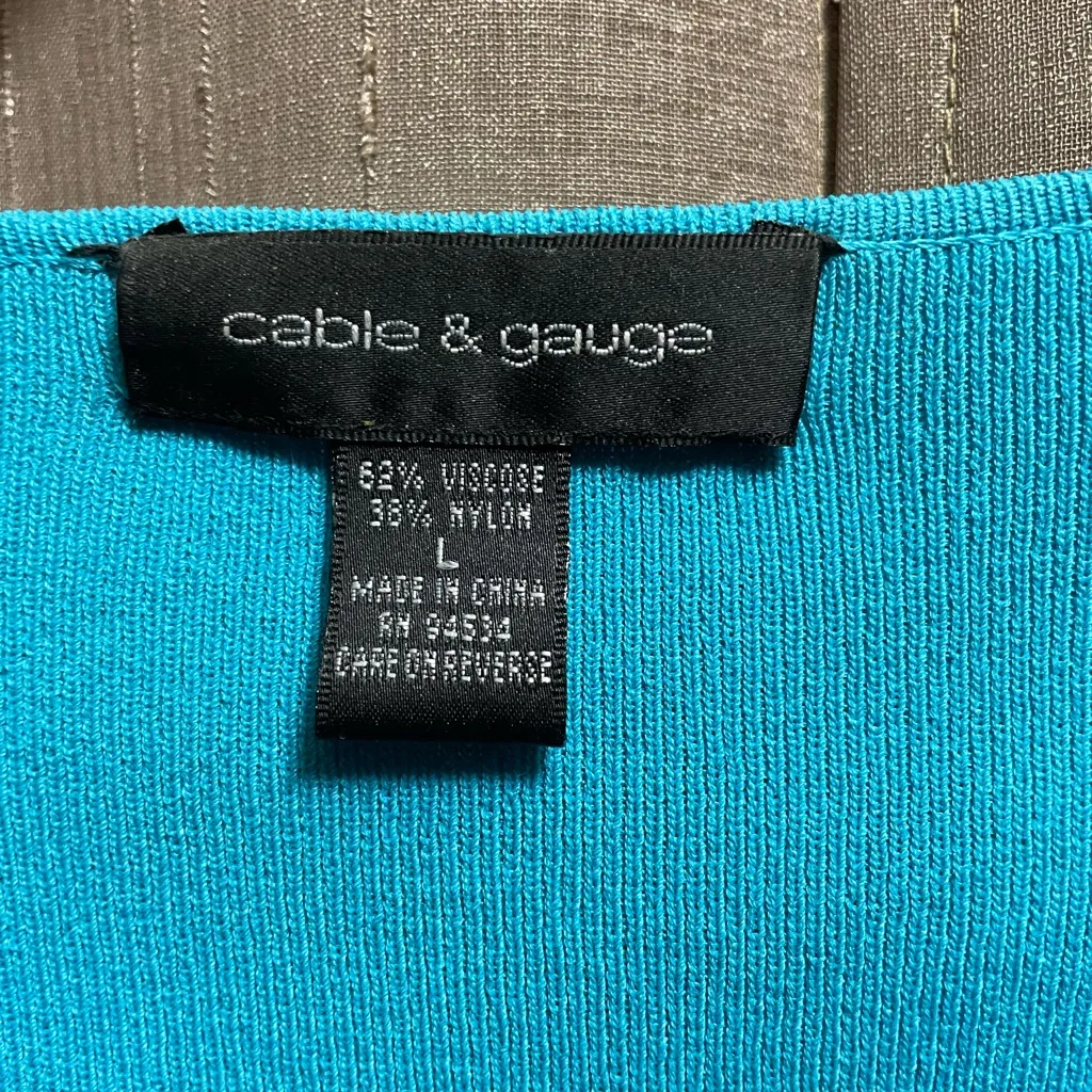 Cable and Gauge Women’s Tops—Large - Image 2