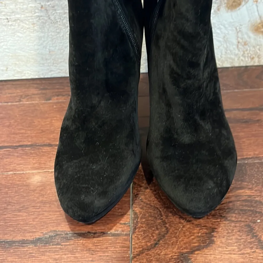 VENUS Women’s Black Velvet Knee High Zip Up Skinny Heel Boots Size 10 - Image 3
