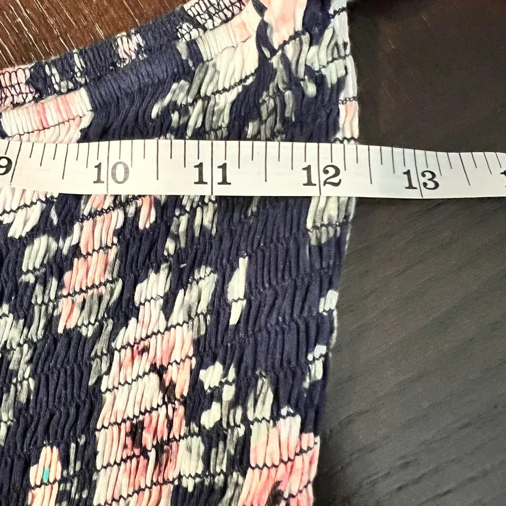 Urban Girl Floral Print Long Sleeve Women's Blouse size Small Ruching to bodice - Image 3