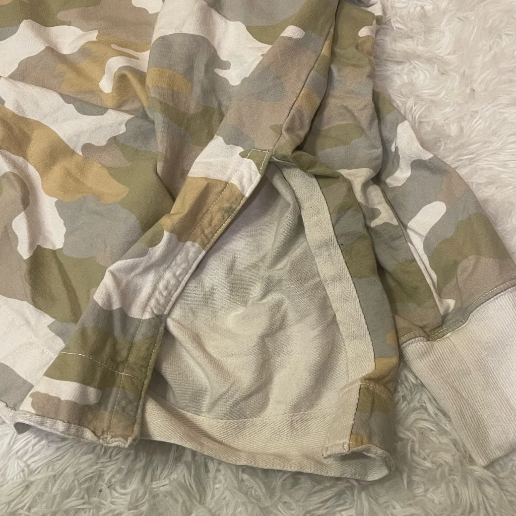 Aerie green camo oversized hoodie sweatshirt long sleeve top woman’s large - Image 5