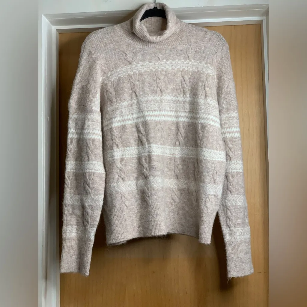 Vineyard Vines Tan Women's Extrafine Merino Wool Blend Sweater.    Size-Medium - Image 3