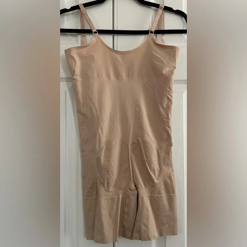 Spanx SPANXsculpt OnCore Open-Bust Mid-Thigh Bodysuit size XL - Image 3