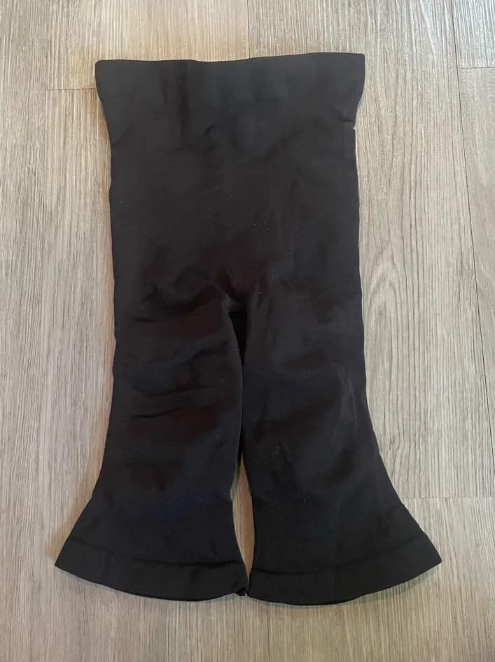 NWOT Skims Sculpting Mid Thigh Bodysuit Shorts Black Size S/M - Image 1