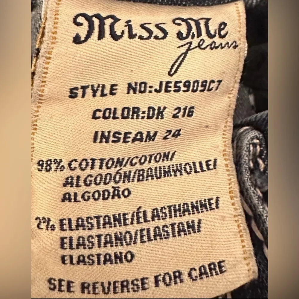 Women’s Signature Rise Bootcut Cropped Jeans Size 25, Dark Wash, - Image 3