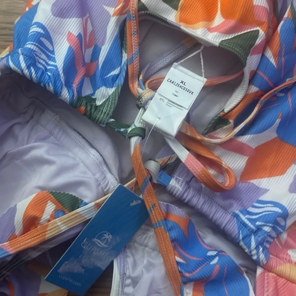 Cupshe Scarlet Garden Tropical Plunging Flutter One Piece Swimsuit Size XL - Image 2