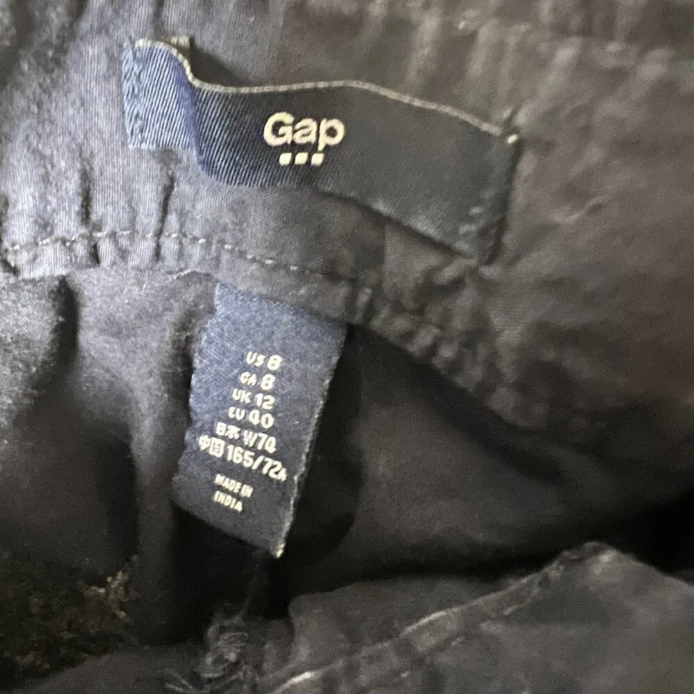 Gap Women's Blue Chino Styel Rolled Up Shorts With Pockets Sz 8 - Image 2