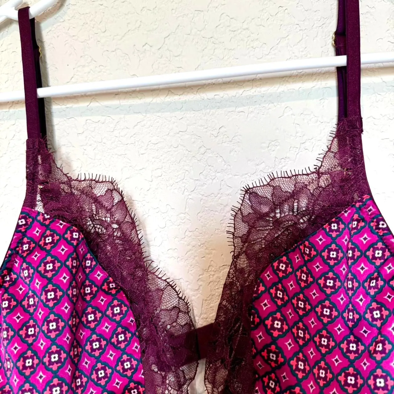 Victoria-s-secret Women's Lace Bralette Small Purple, Burgundy Bandeaus - Image 3