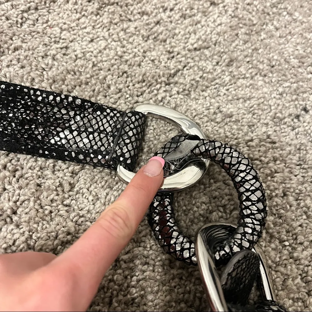 Michael Kors Silver Shiny Shoulder Bag Purse - Image 12