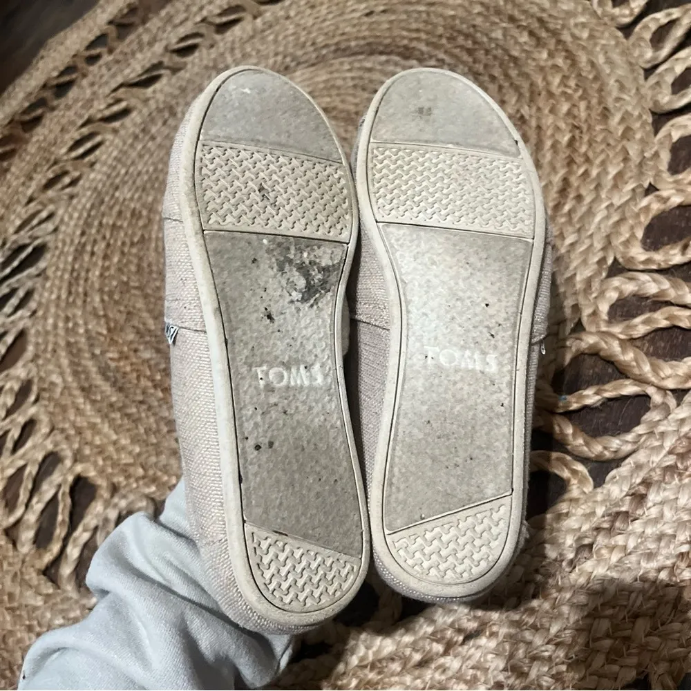 Toms Original Shoes Womens 8 Casual Slip On Sneakers Tan Fabric Closed Toe - Image 3