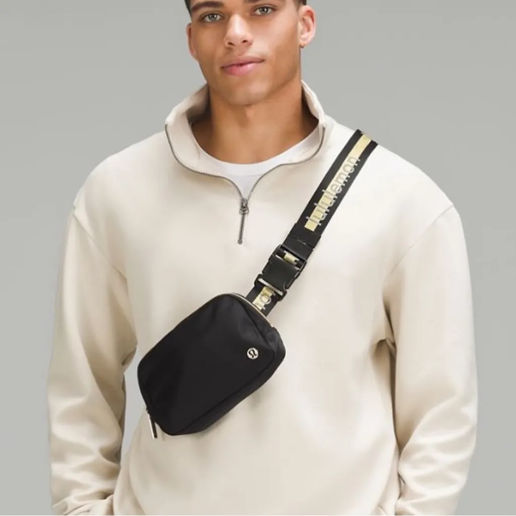 Lululemon UNISEX Everywhere Belt Bag 1L *Wordmark Colour Black/Gold/White Opal - Image 5