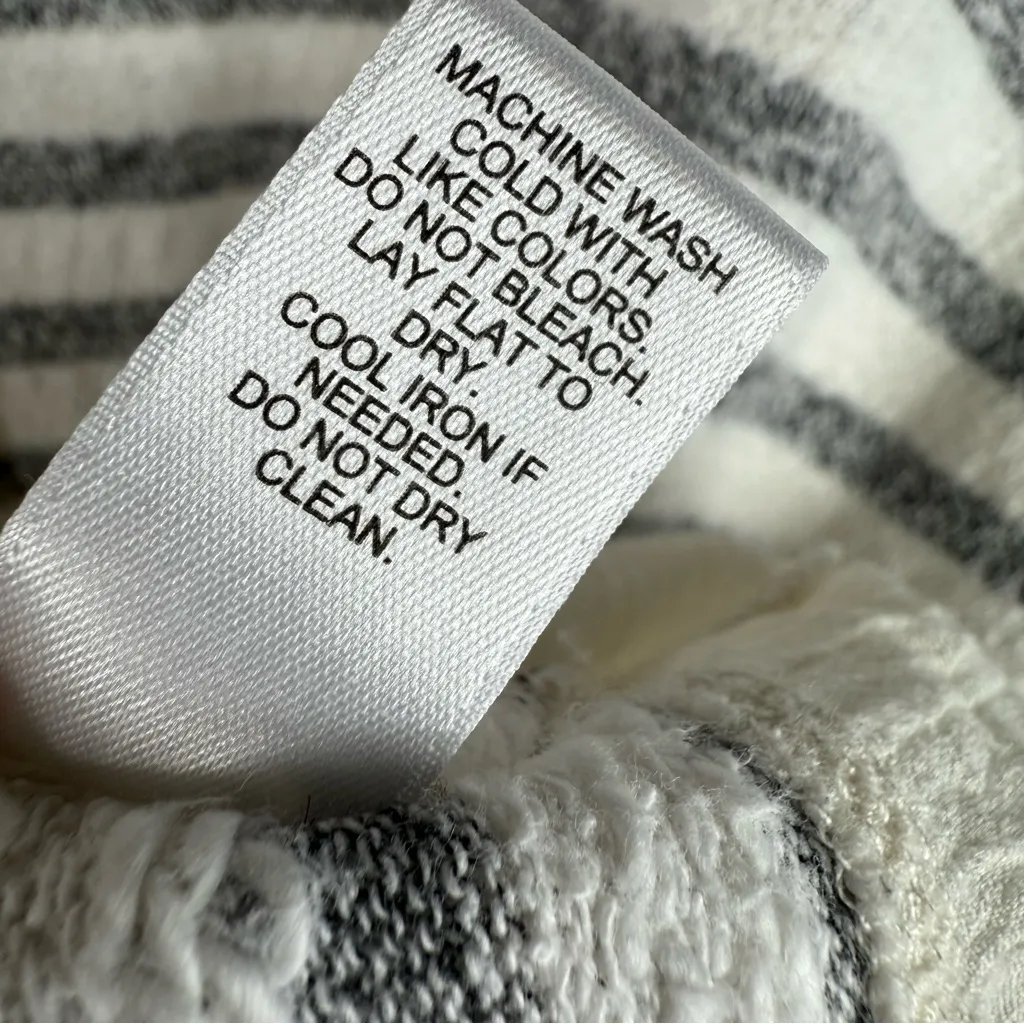 Cato Women's Gray & Ivory Striped Short Sleeve High Low Top Size XL - Image 6