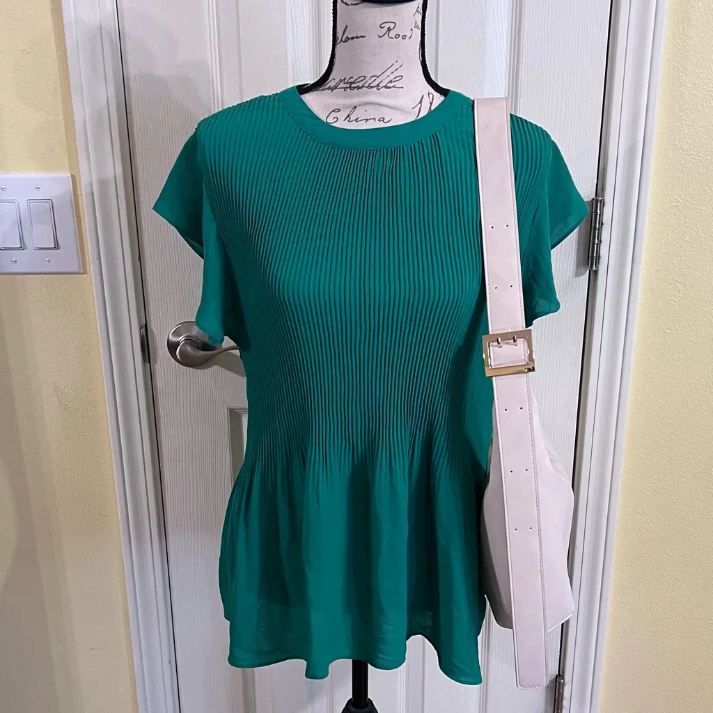 Universal Threads Crescent Shaped Hobo Shoulder Bag - Image 3