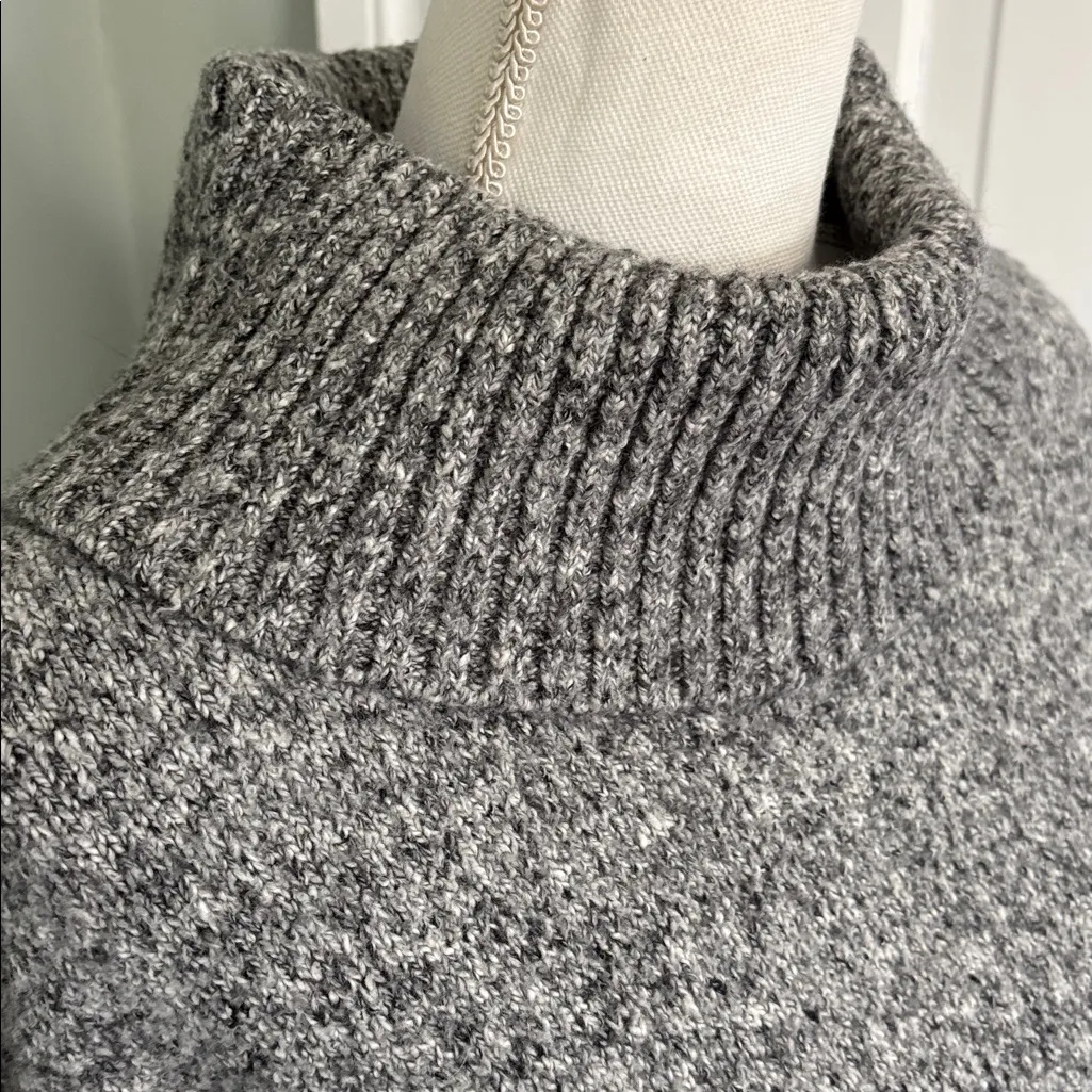 Old Navy  Gray Slouchy Turtleneck Sweater Size medium - Image 2