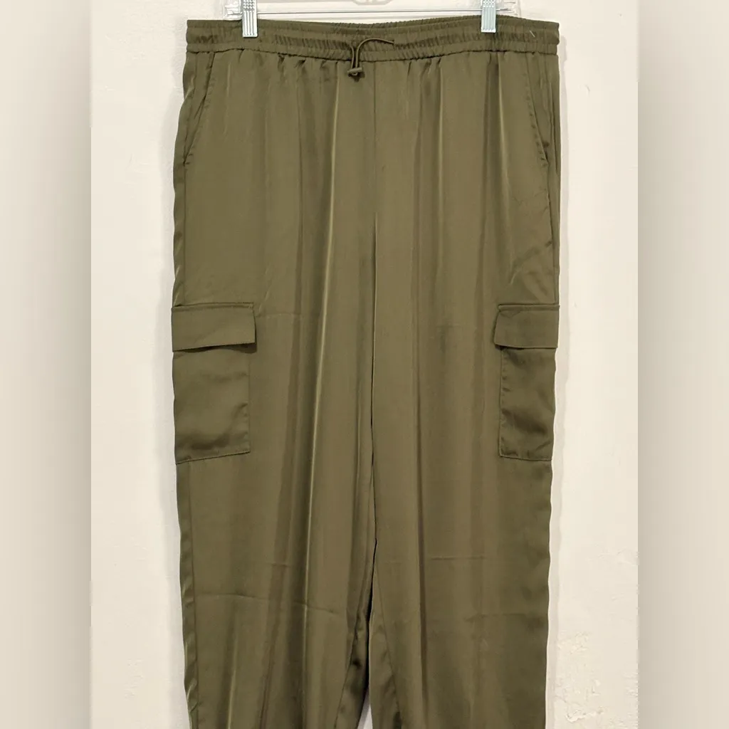 Bailey 44 Sage Green Apparel - Image 2