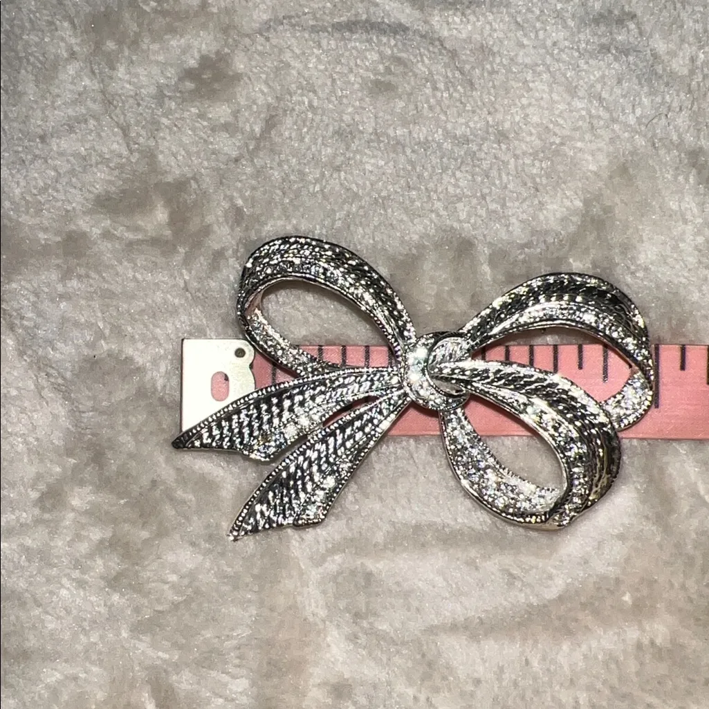 Signed vintage Roman silver tones beautiful Elegant Silver Bow Brooch - Image 5