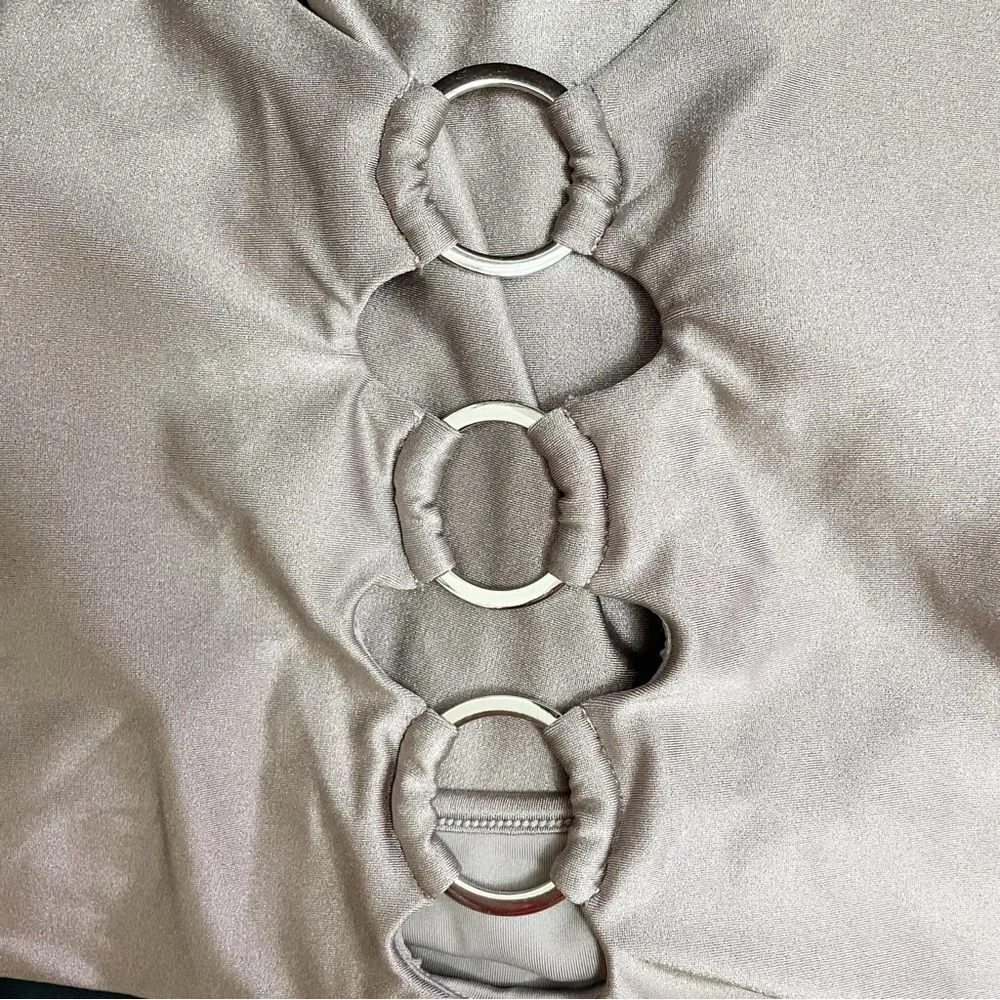 NEW Victoria's Secret V-Plunge Ring One-Piece Swimsuit Shimmer Taupe Size Medium - Image 6